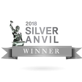 2018年Silver Anvil Awards的获奖者标志。