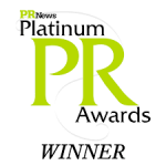 Logotipo dos vencedores do PR News Platinum Awards.